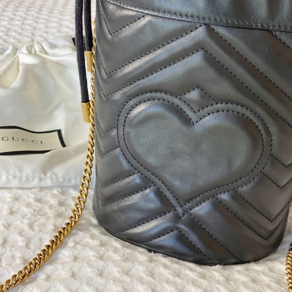 ❌SOLD❌ GUCCI black leather mini bucket bag - Picture 3 of 7